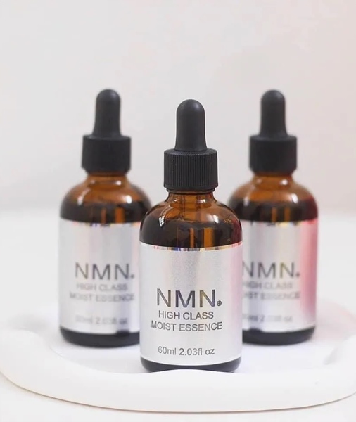 Serum Hỗ Trợ Tái Tạo Và Trẻ Hóa Da NMN High Class Moist Essence SP001611